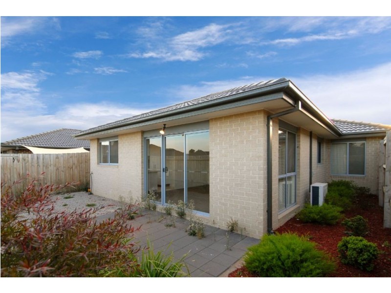 4/104 Broderick Road, Carrum Downs VIC 3201
