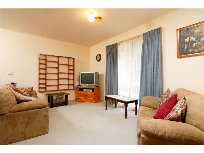 33 Manchester Drive, Skye VIC 3977