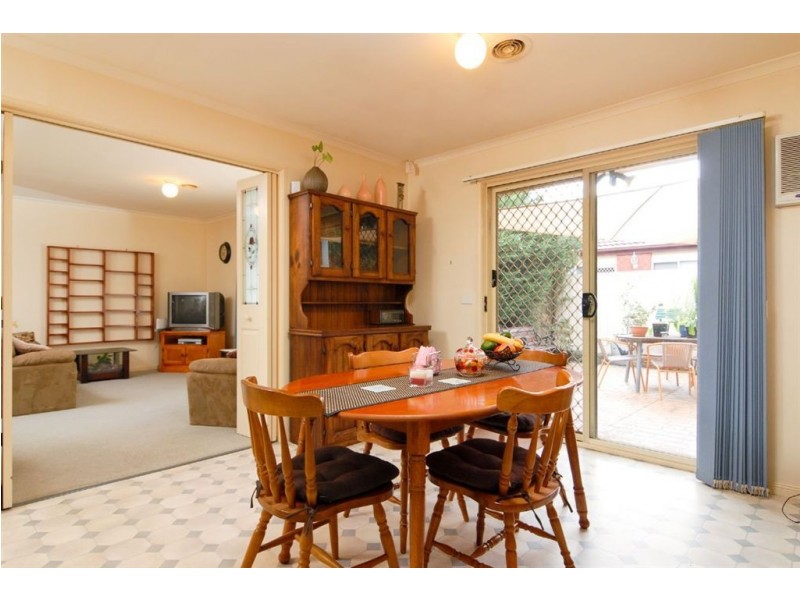 33 Manchester Drive, Skye VIC 3977