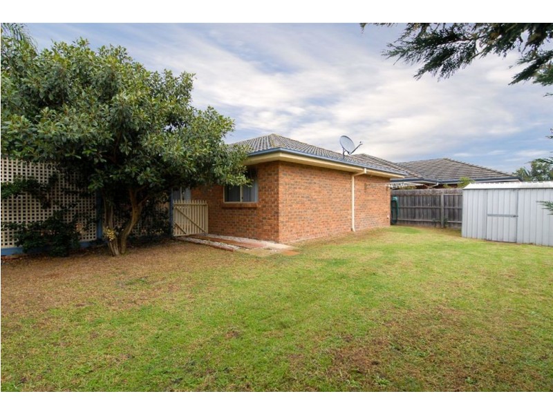 33 Manchester Drive, Skye VIC 3977