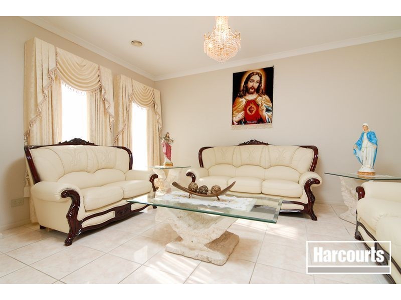 54 Clifton Park Drive, Carrum Downs VIC 3201