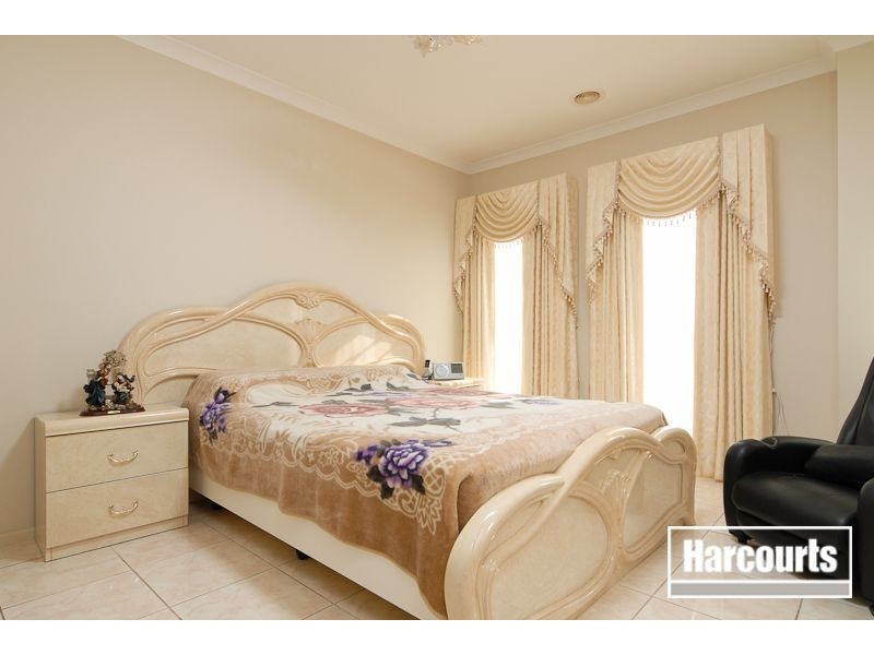 54 Clifton Park Drive, Carrum Downs VIC 3201