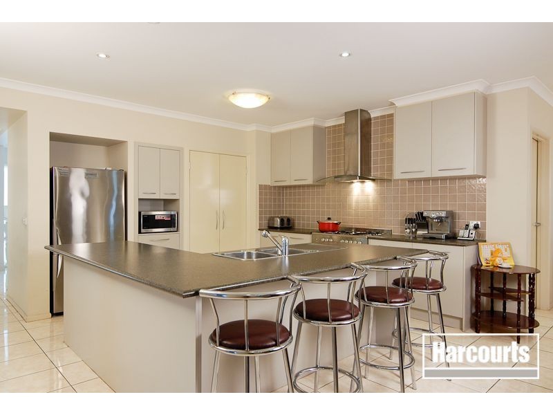 54 Clifton Park Drive, Carrum Downs VIC 3201