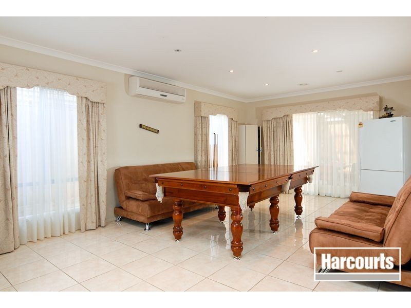54 Clifton Park Drive, Carrum Downs VIC 3201