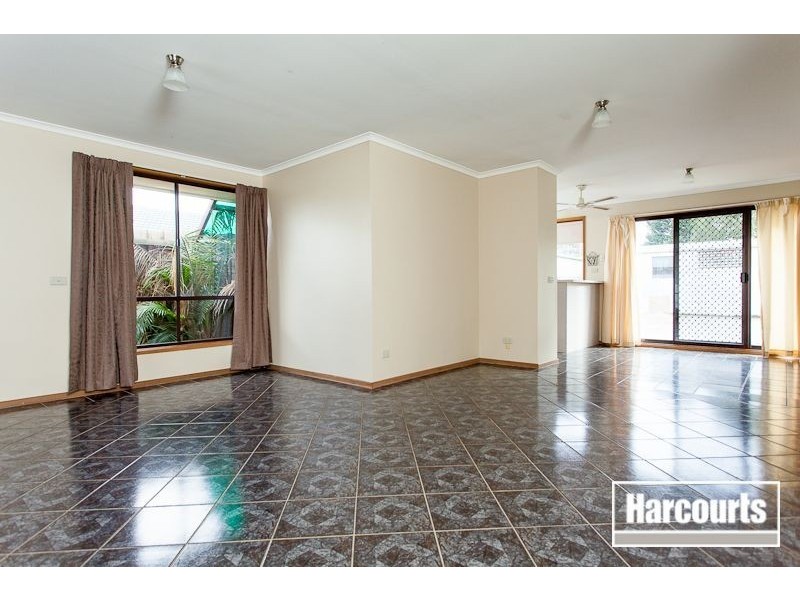 27 Currawong Crescent, Carrum Downs VIC 3201