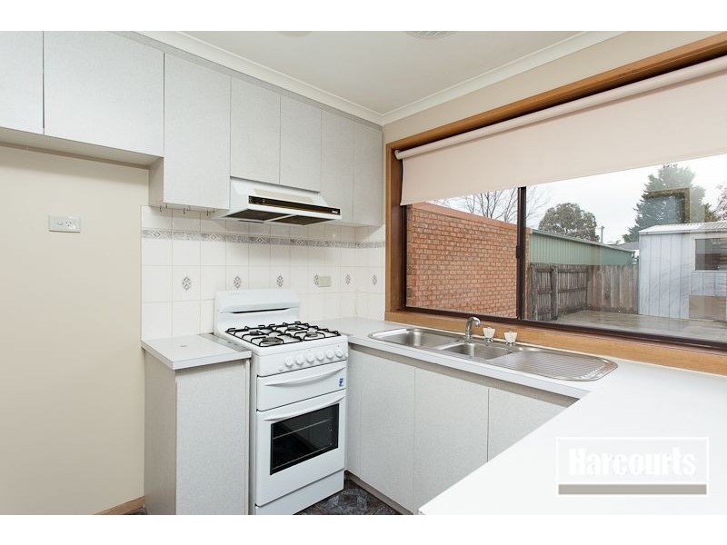 27 Currawong Crescent, Carrum Downs VIC 3201