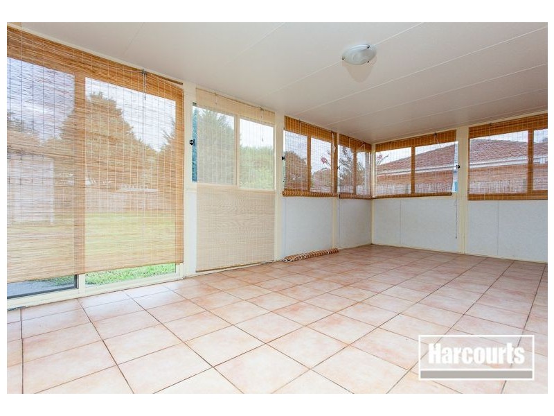 27 Currawong Crescent, Carrum Downs VIC 3201