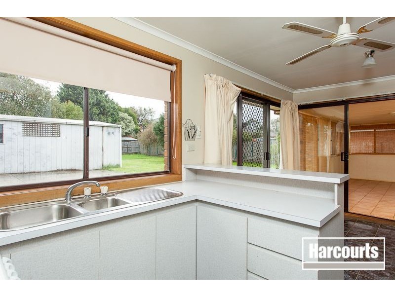 27 Currawong Crescent, Carrum Downs VIC 3201