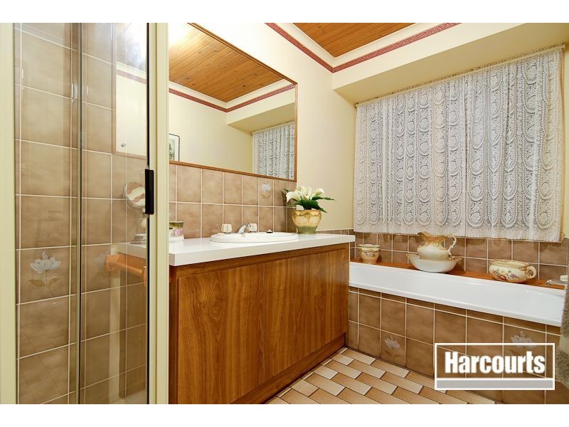 86 Lyrebird Drive, Carrum Downs VIC 3201