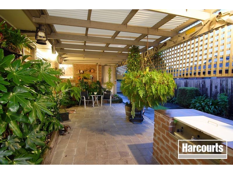 86 Lyrebird Drive, Carrum Downs VIC 3201
