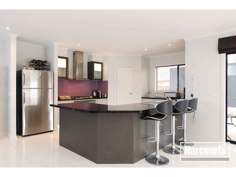 37 Diamond Parade, Skye VIC 3977