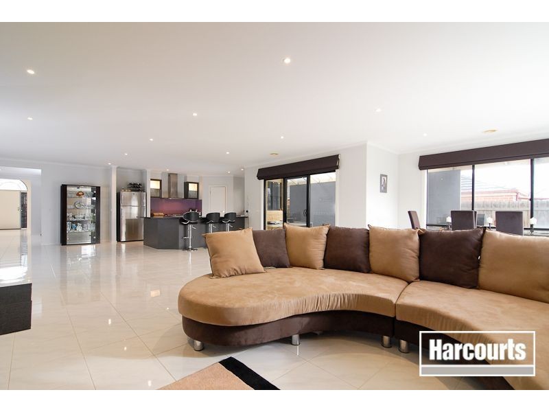 37 Diamond Parade, Skye VIC 3977