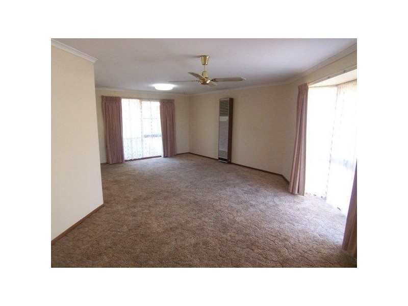 10 Falcon Court, Carrum Downs VIC 3201