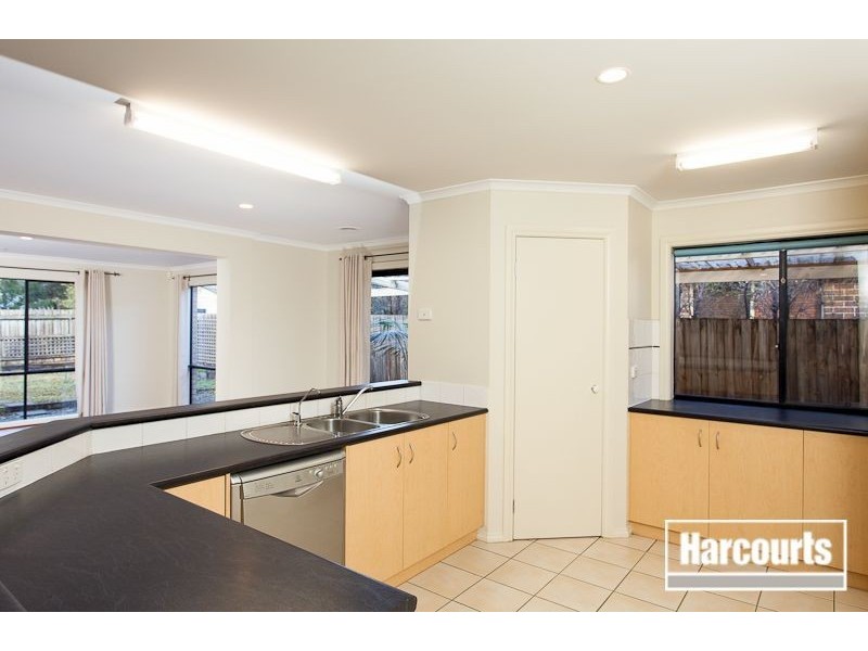 22 Captain Cook Close, Skye VIC 3977