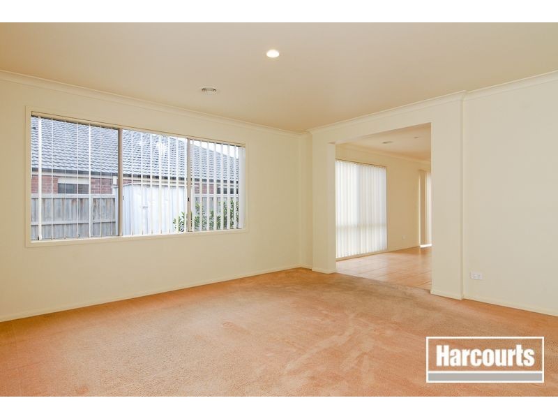 16 Fleet Street, Narre Warren South VIC 3805