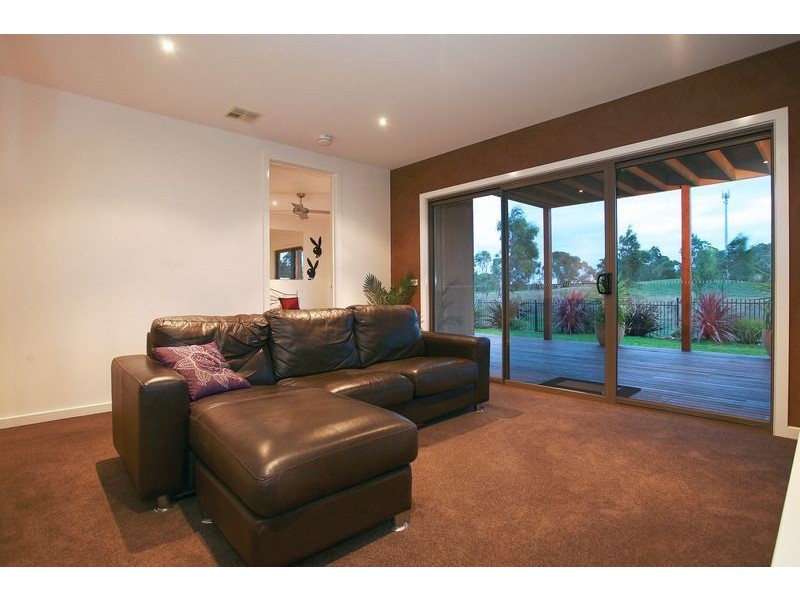 19 Ferrier Close, Sandhurst VIC 3977