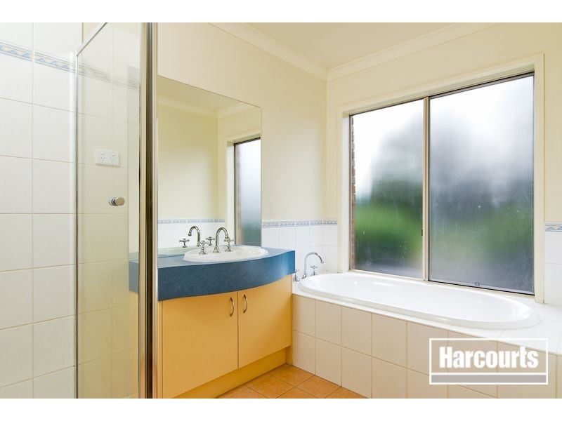 16 Fleet Street, Narre Warren South VIC 3805