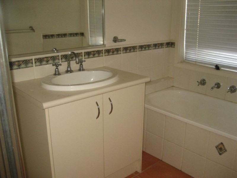 5 Cunneen Crescent, Berwick VIC 3806