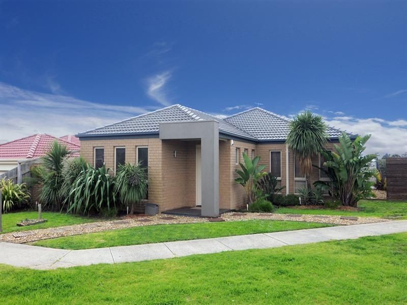 25 Diamond Parade, Skye VIC 3977