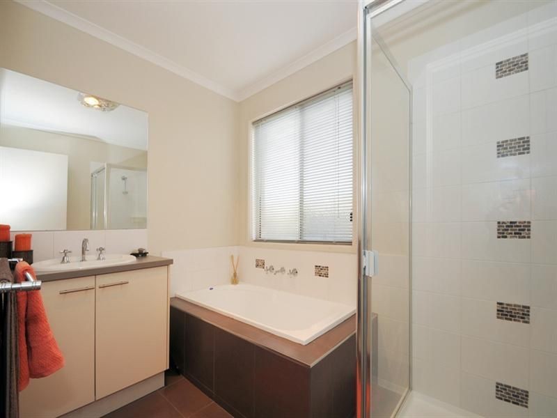 25 Diamond Parade, Skye VIC 3977