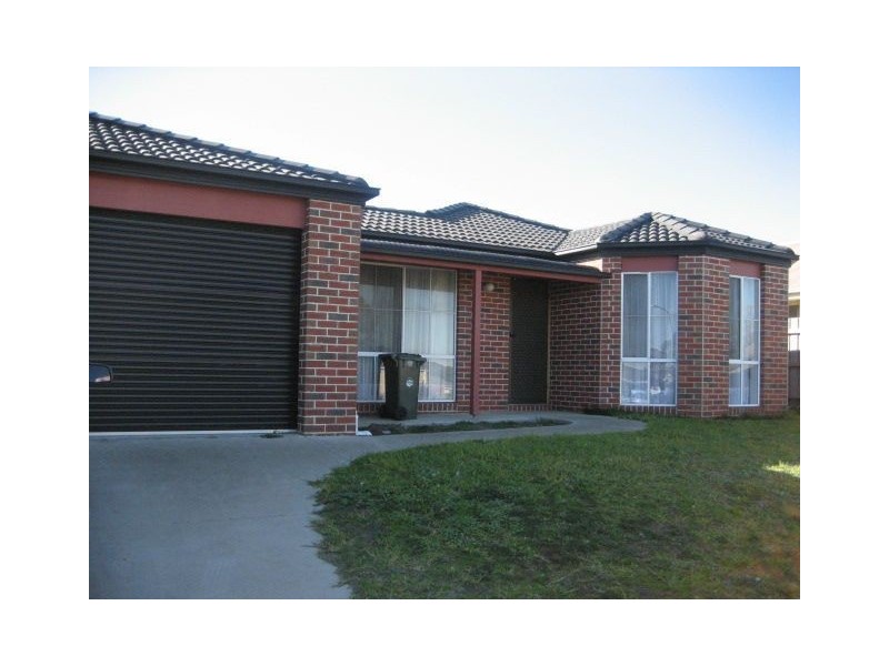 52 Laurel Crescent, Carrum Downs VIC 3201