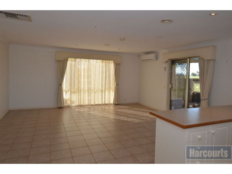 11 Glynlea Crescent, Skye VIC 3977