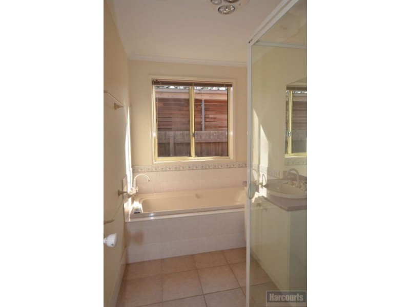 11 Glynlea Crescent, Skye VIC 3977