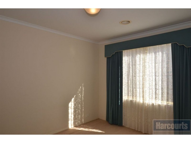 11 Glynlea Crescent, Skye VIC 3977