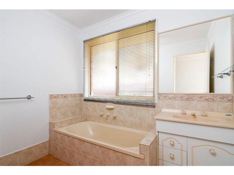 13 Orama Avenue, Carrum Downs VIC 3201