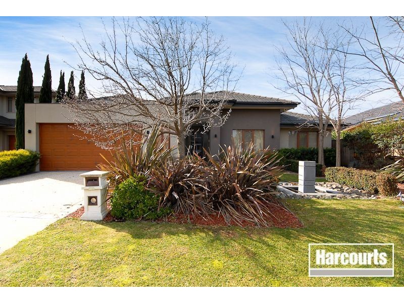 10 Hopman Court, Sandhurst VIC 3977