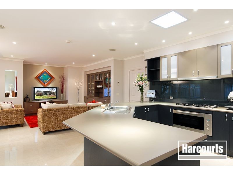 10 Hopman Court, Sandhurst VIC 3977
