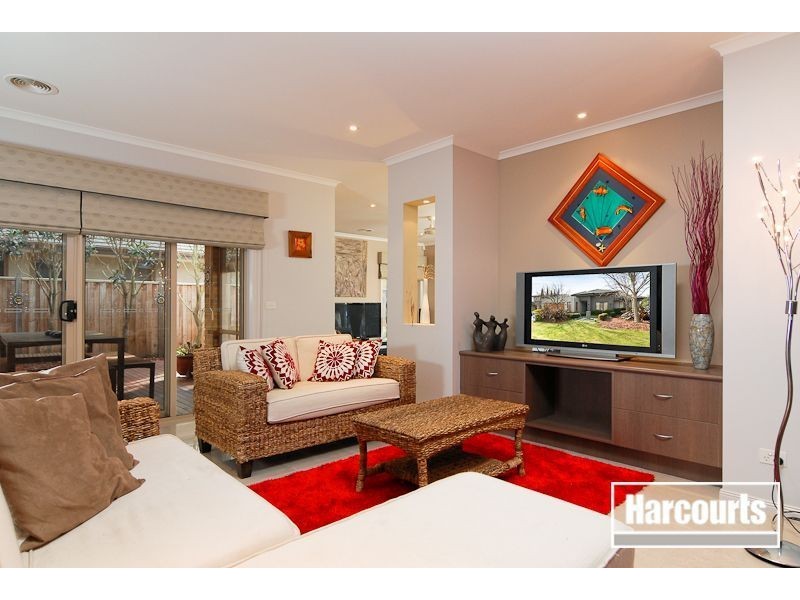 10 Hopman Court, Sandhurst VIC 3977