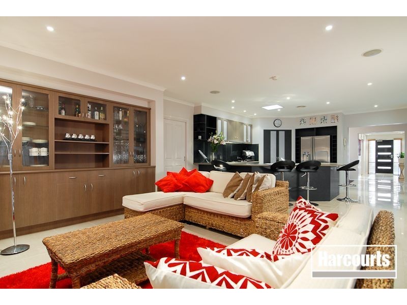 10 Hopman Court, Sandhurst VIC 3977