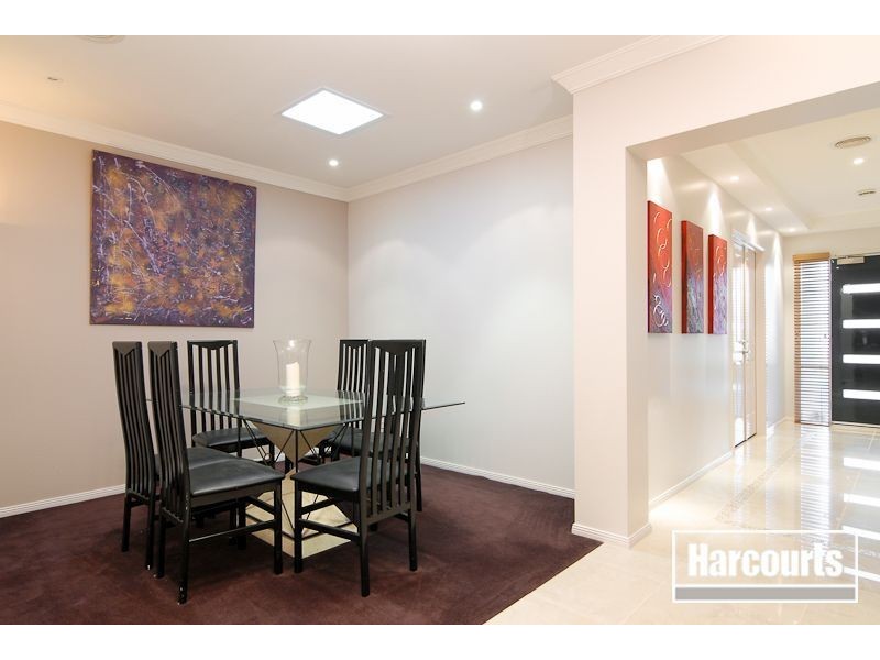 10 Hopman Court, Sandhurst VIC 3977