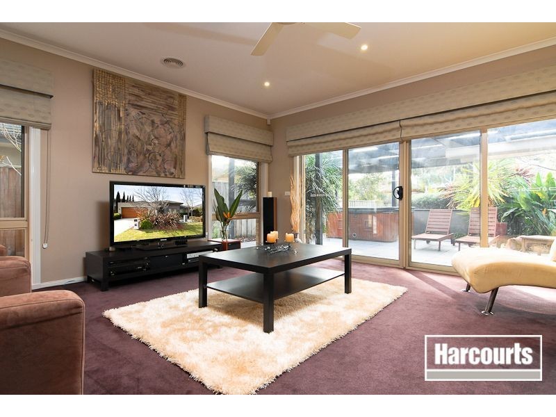 10 Hopman Court, Sandhurst VIC 3977