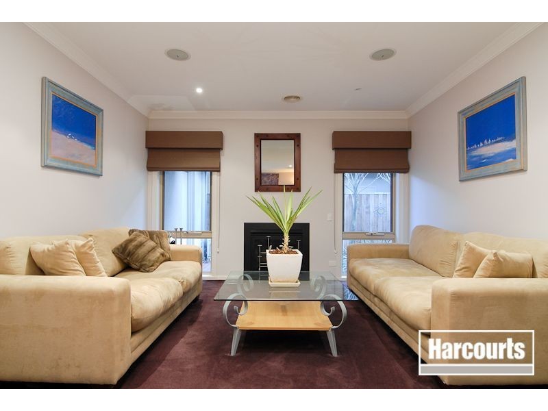 10 Hopman Court, Sandhurst VIC 3977