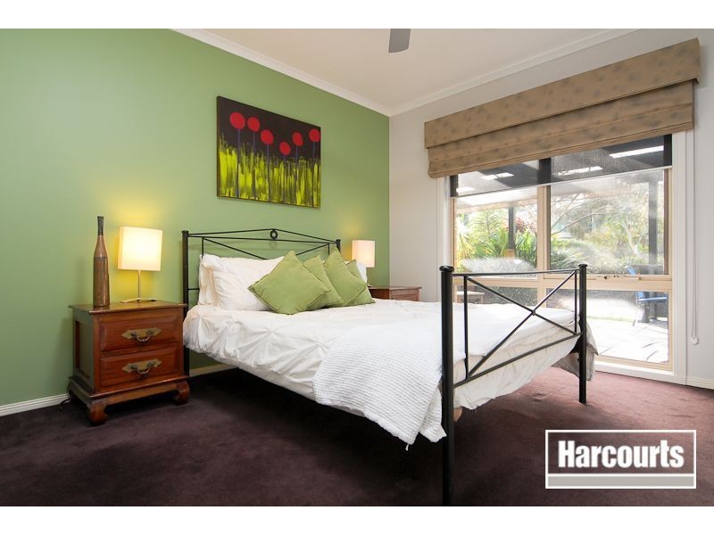10 Hopman Court, Sandhurst VIC 3977