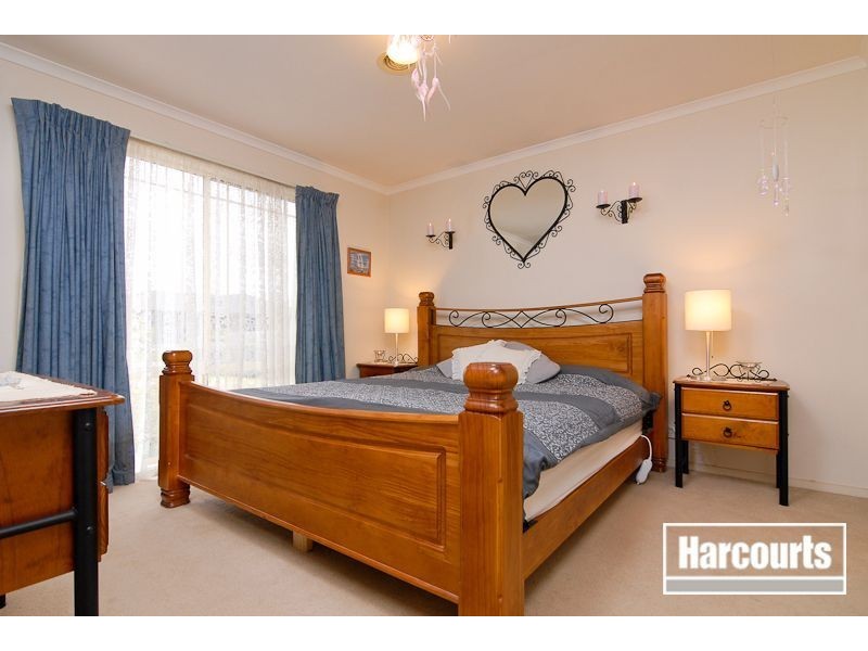 21 Manchester Drive, Skye VIC 3977