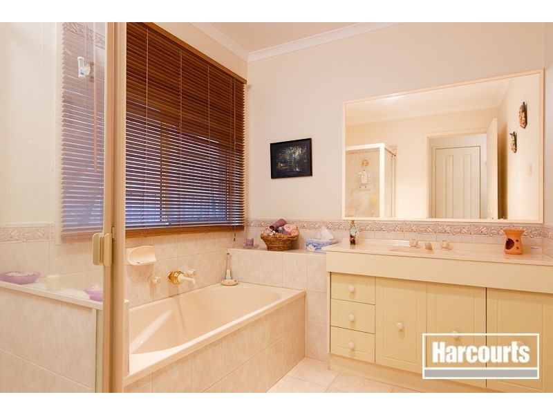 21 Manchester Drive, Skye VIC 3977