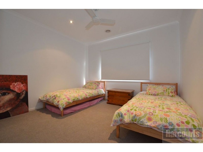 32 Ethereal Way, Sandhurst VIC 3977