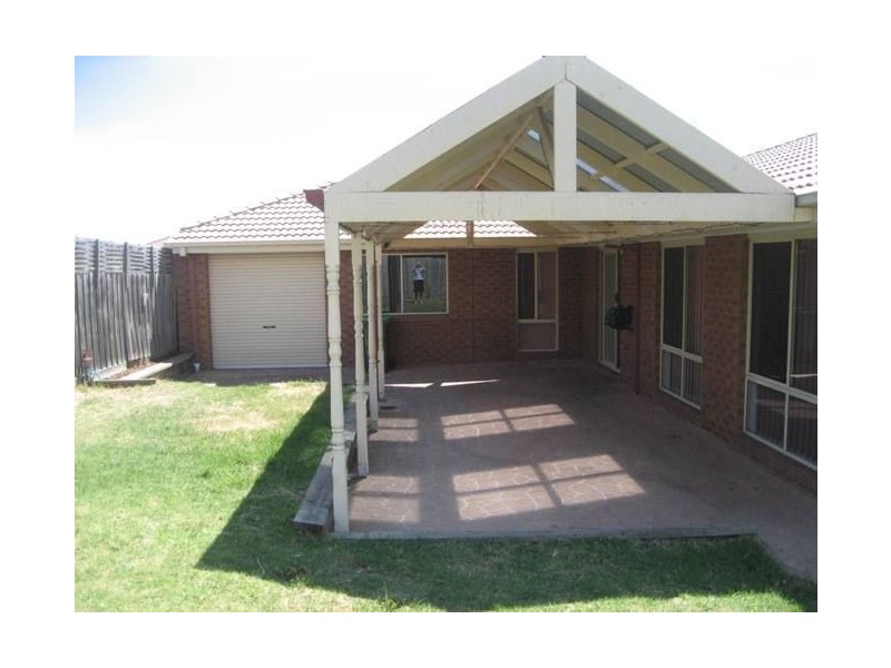 96 Oberon Drive, Carrum Downs VIC 3201