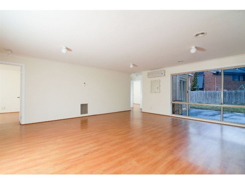 13 Minka Court, Skye VIC 3977