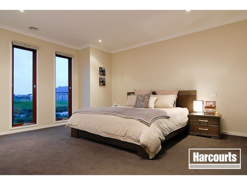 1 Wodalla Circuit, Sandhurst VIC 3977