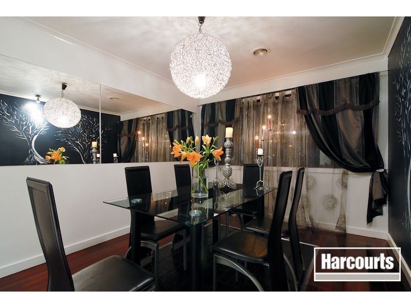 18 Garnet Close, Skye VIC 3977