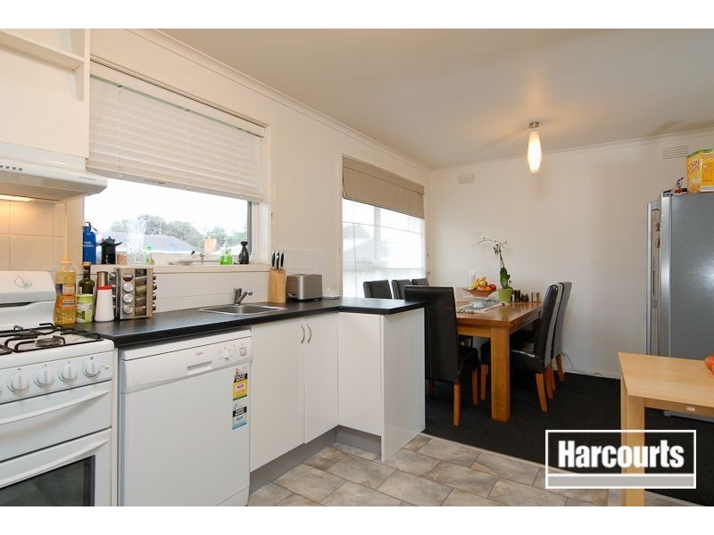 8 Selsey Street, Seaford VIC 3198