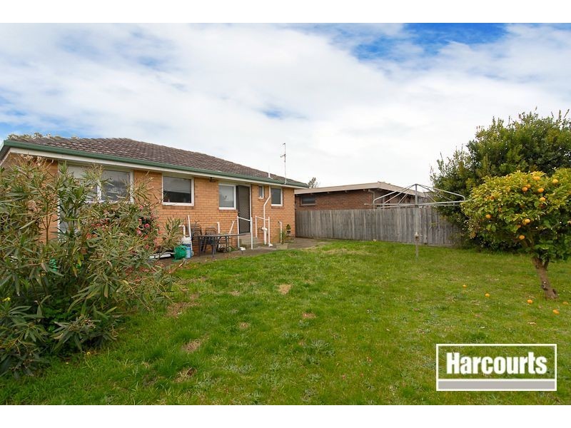 8 Selsey Street, Seaford VIC 3198