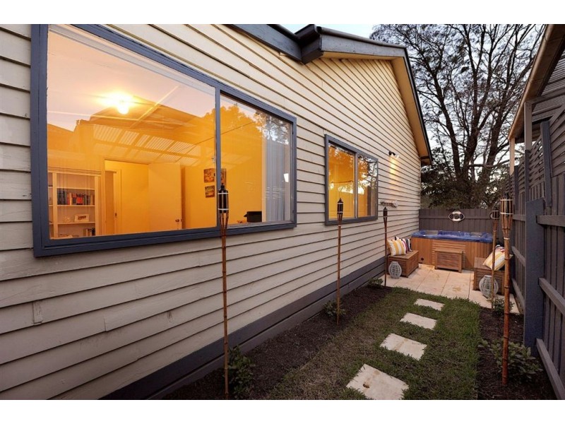 15 First Avenue, Chelsea Heights VIC 3196