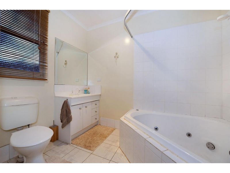 15 First Avenue, Chelsea Heights VIC 3196