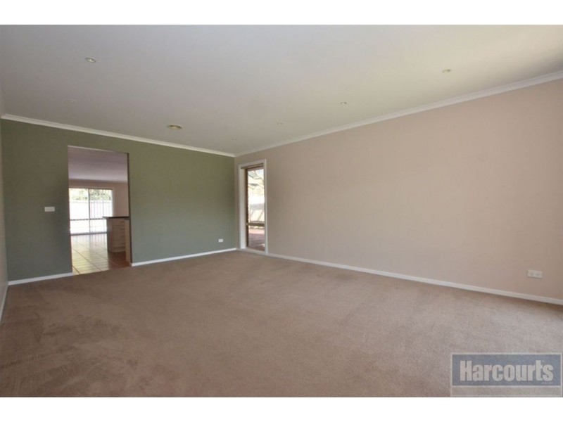102 Oberon Drive, Carrum Downs VIC 3201