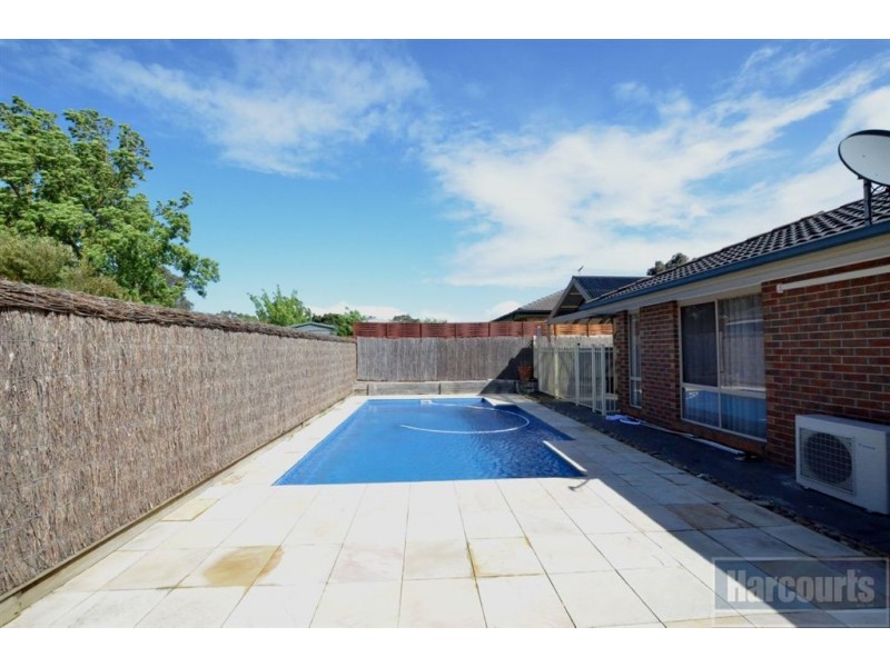 102 Oberon Drive, Carrum Downs VIC 3201
